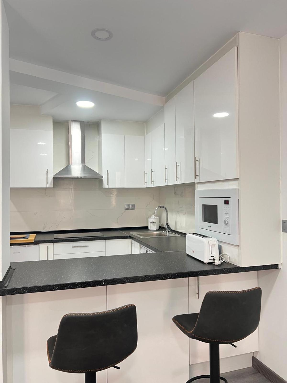Rosal Central Studios Овиедо Екстериор снимка