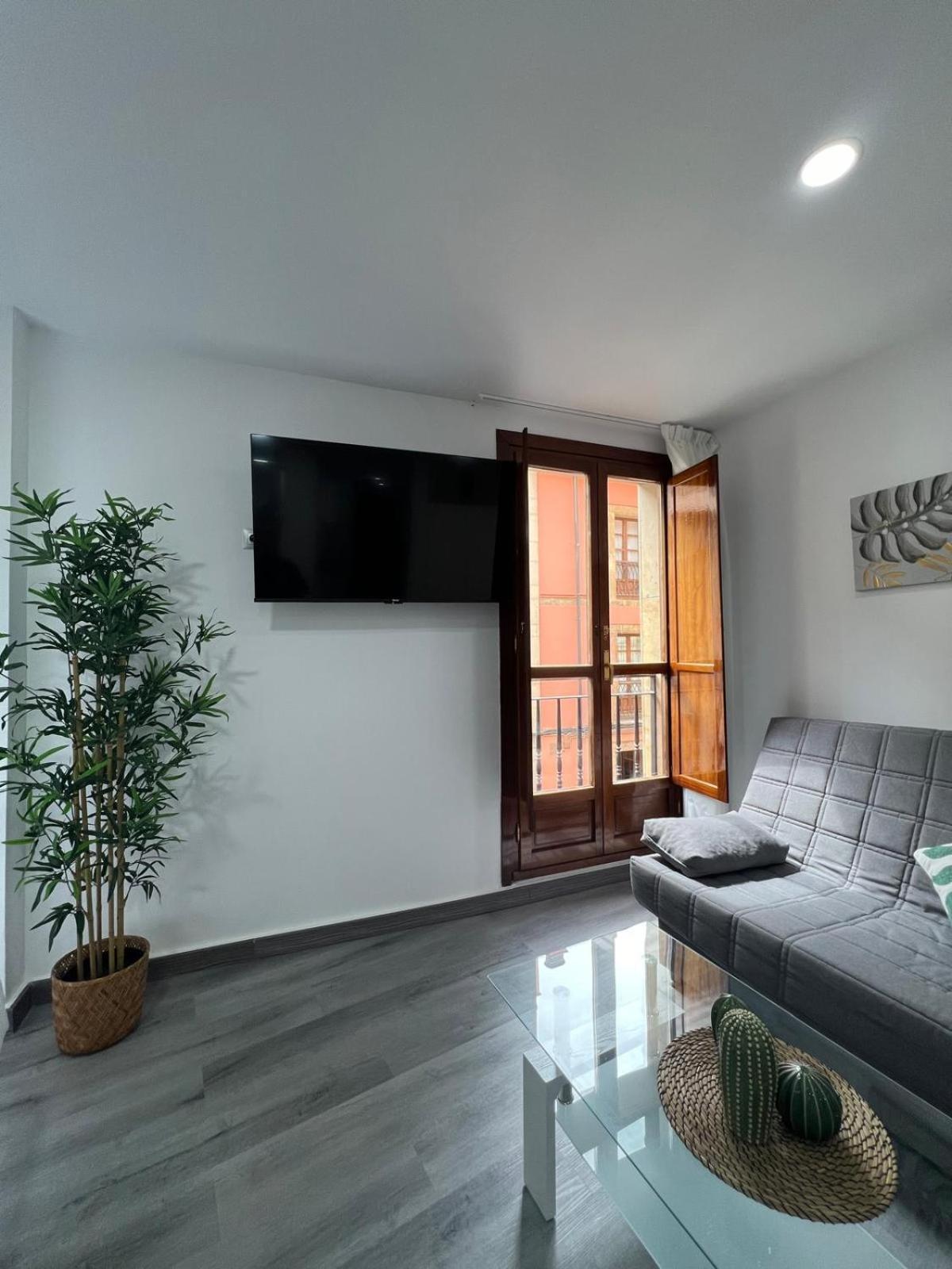 Rosal Central Studios Овиедо Екстериор снимка