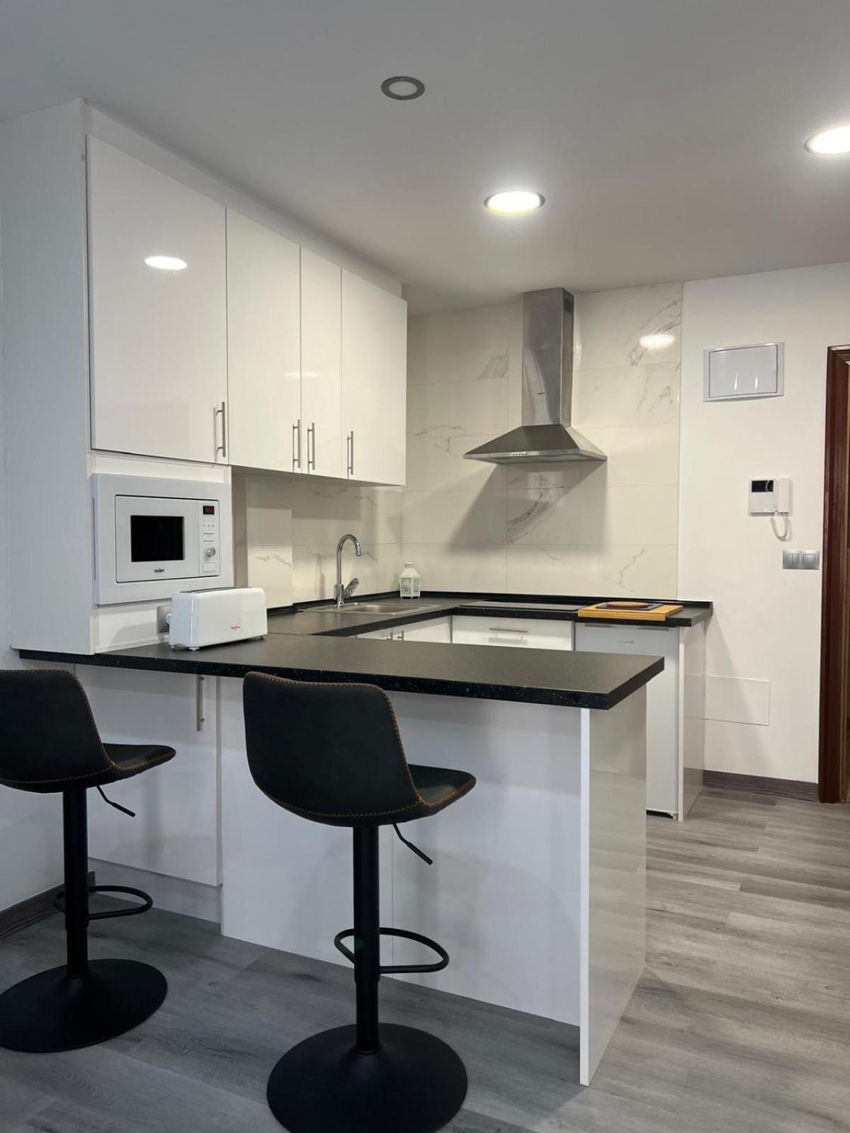 Rosal Central Studios Овиедо Екстериор снимка