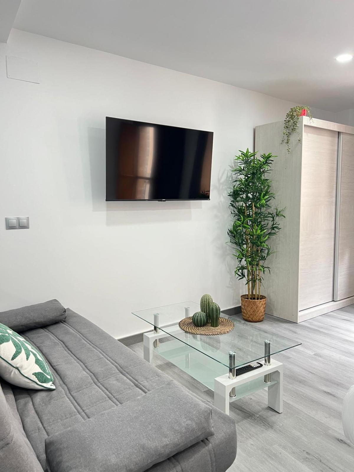 Rosal Central Studios Овиедо Екстериор снимка
